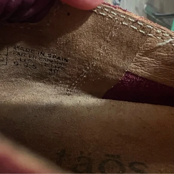 Taos Footwear Women's Sleek Wine Colored Flats - Picture 6 of 6